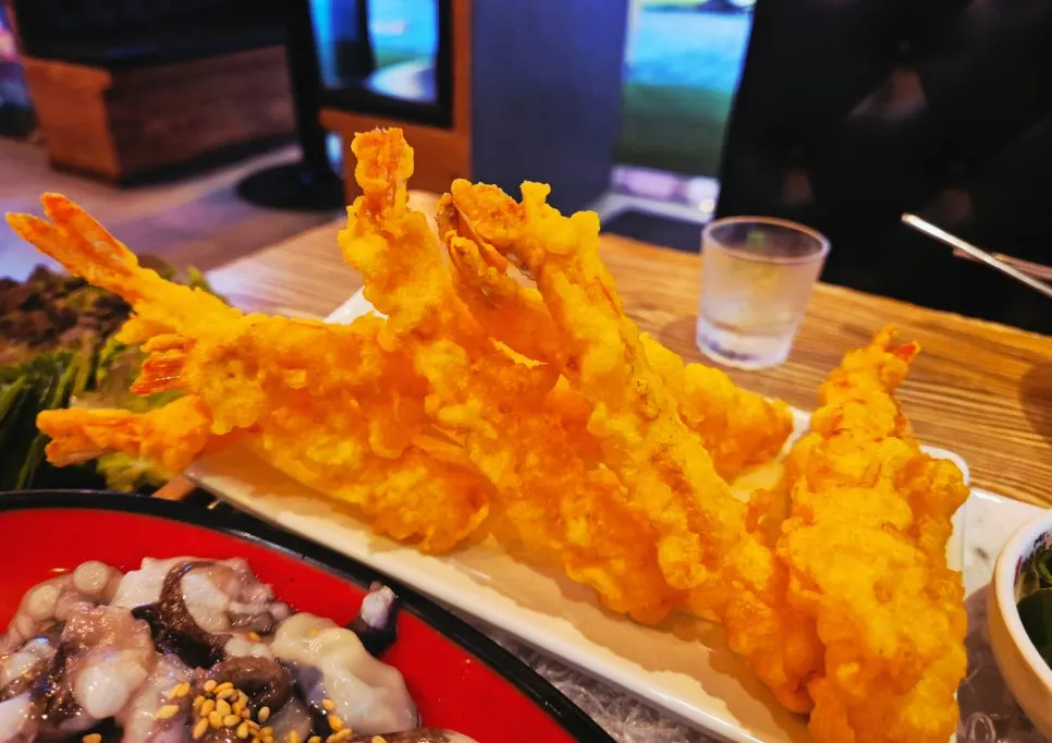 Crispy fried shrimp tempura