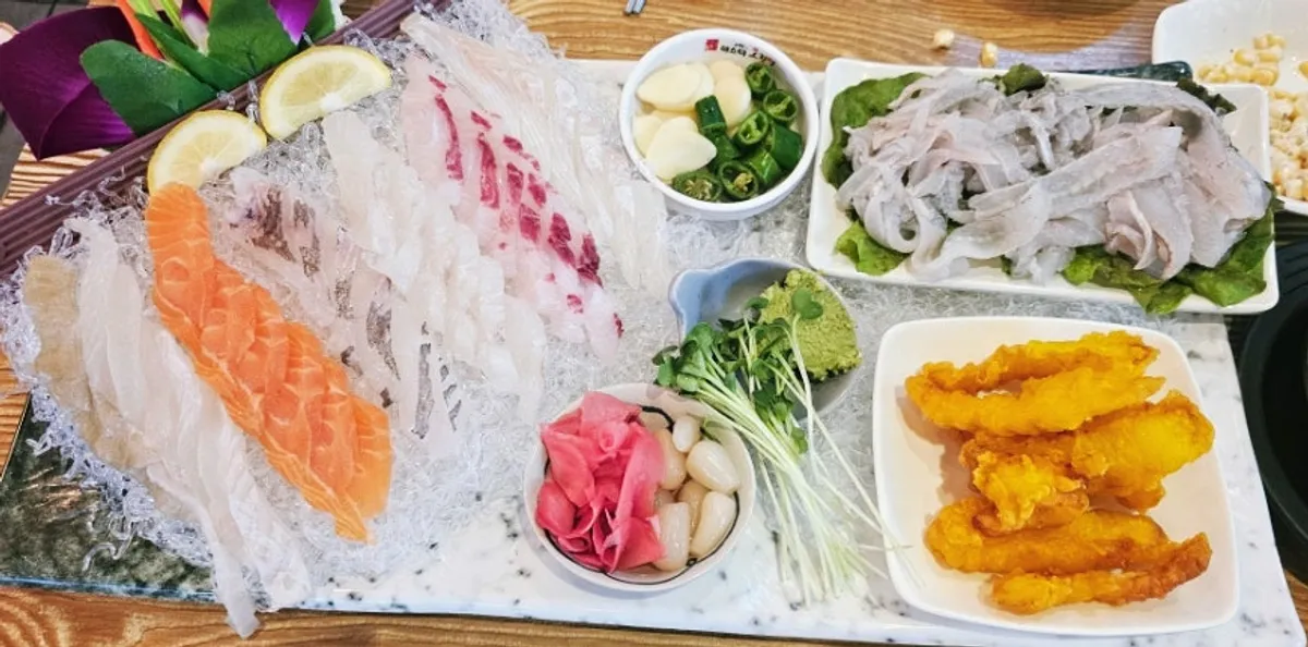 도다리세꼬시 활어세트 한 상과 오징어튀김