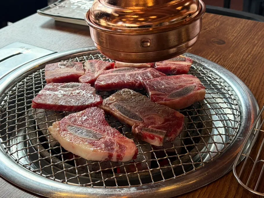 A plate of raw soaenggalbi before grilling