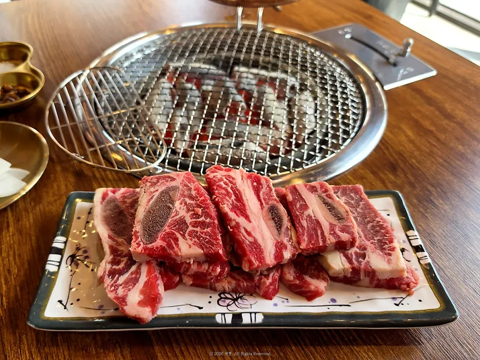 Thick-cut raw fresh beef ribs