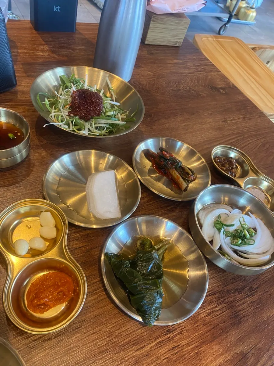주문한 소생갈비와 소양념갈비 상차림