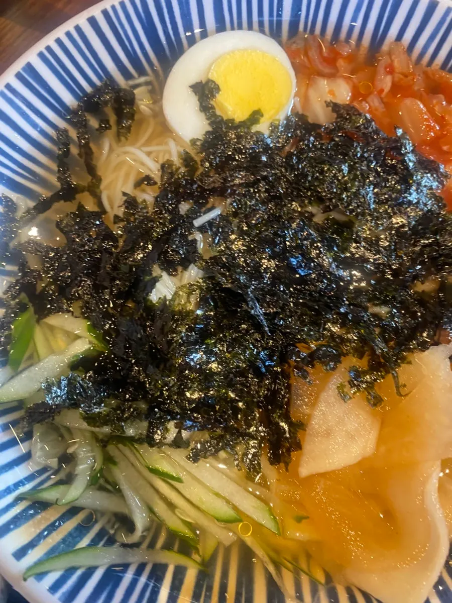 새콤한 김치말이국수 국물