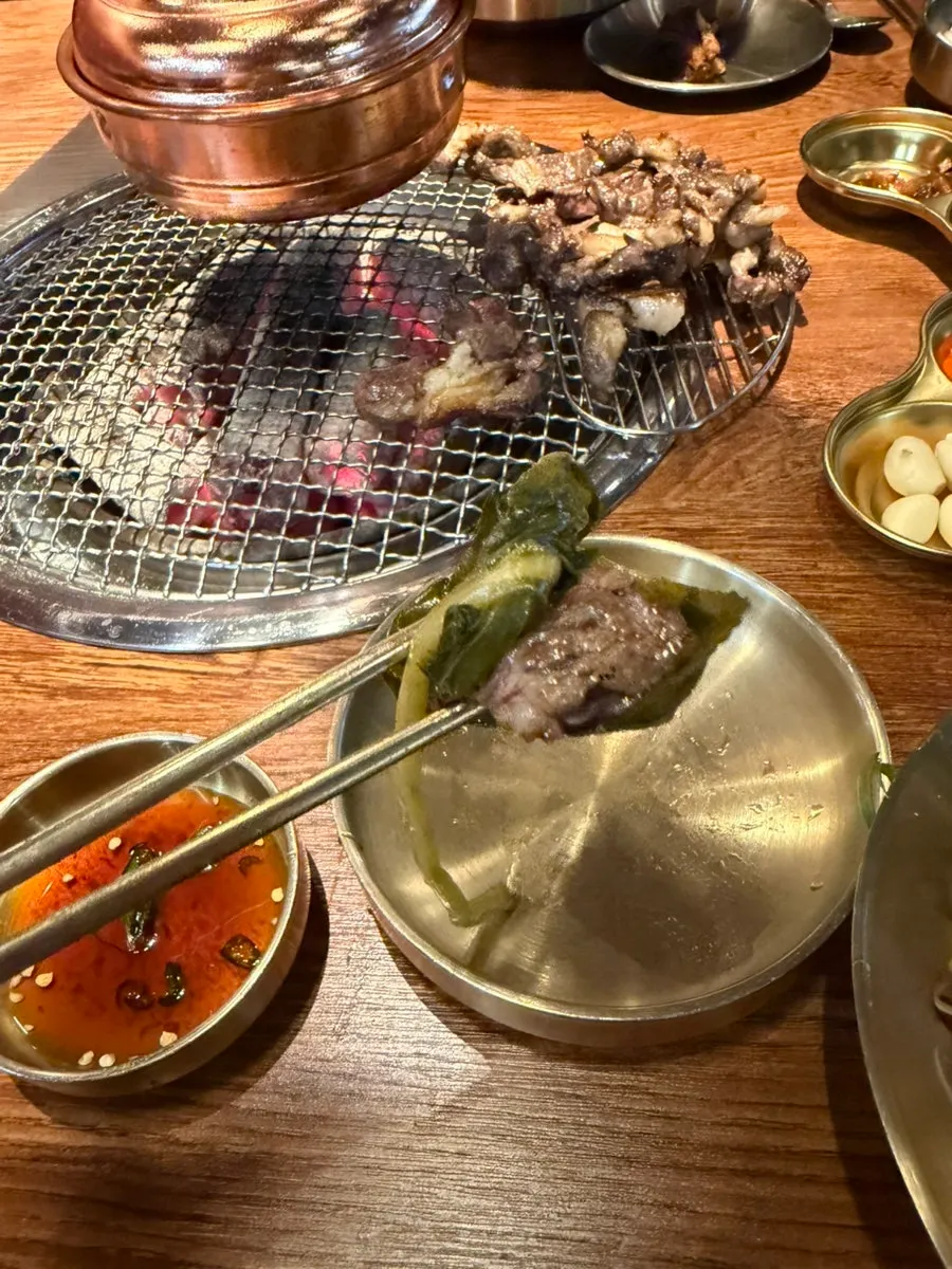 소금만 찍어 먹는 생갈비