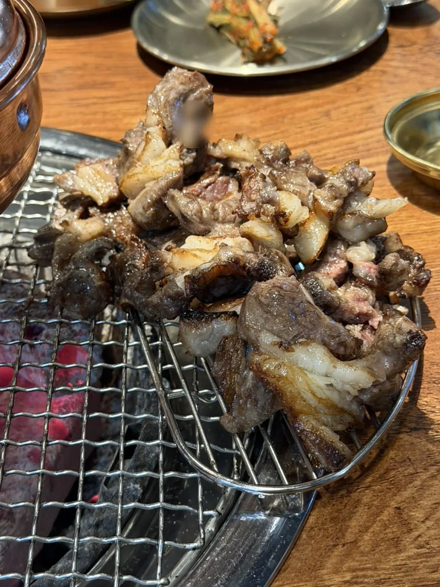 직원이 분리해준 갈비뼈 붙은 살