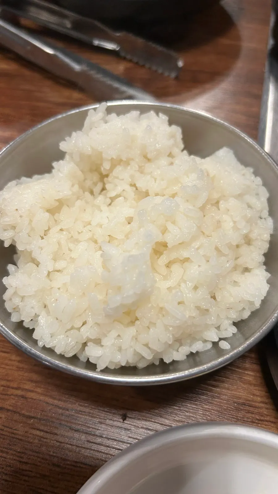 鉄板でこんがり焼ける韓豚