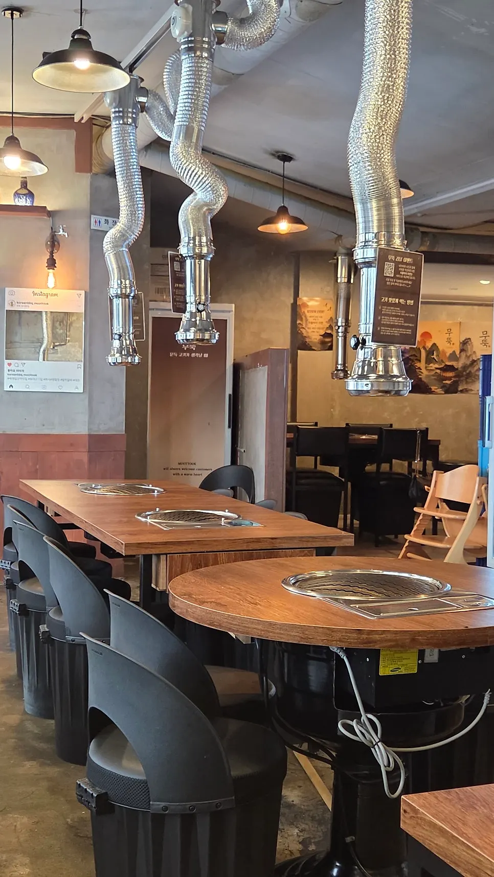 Interior with square 4-person tables