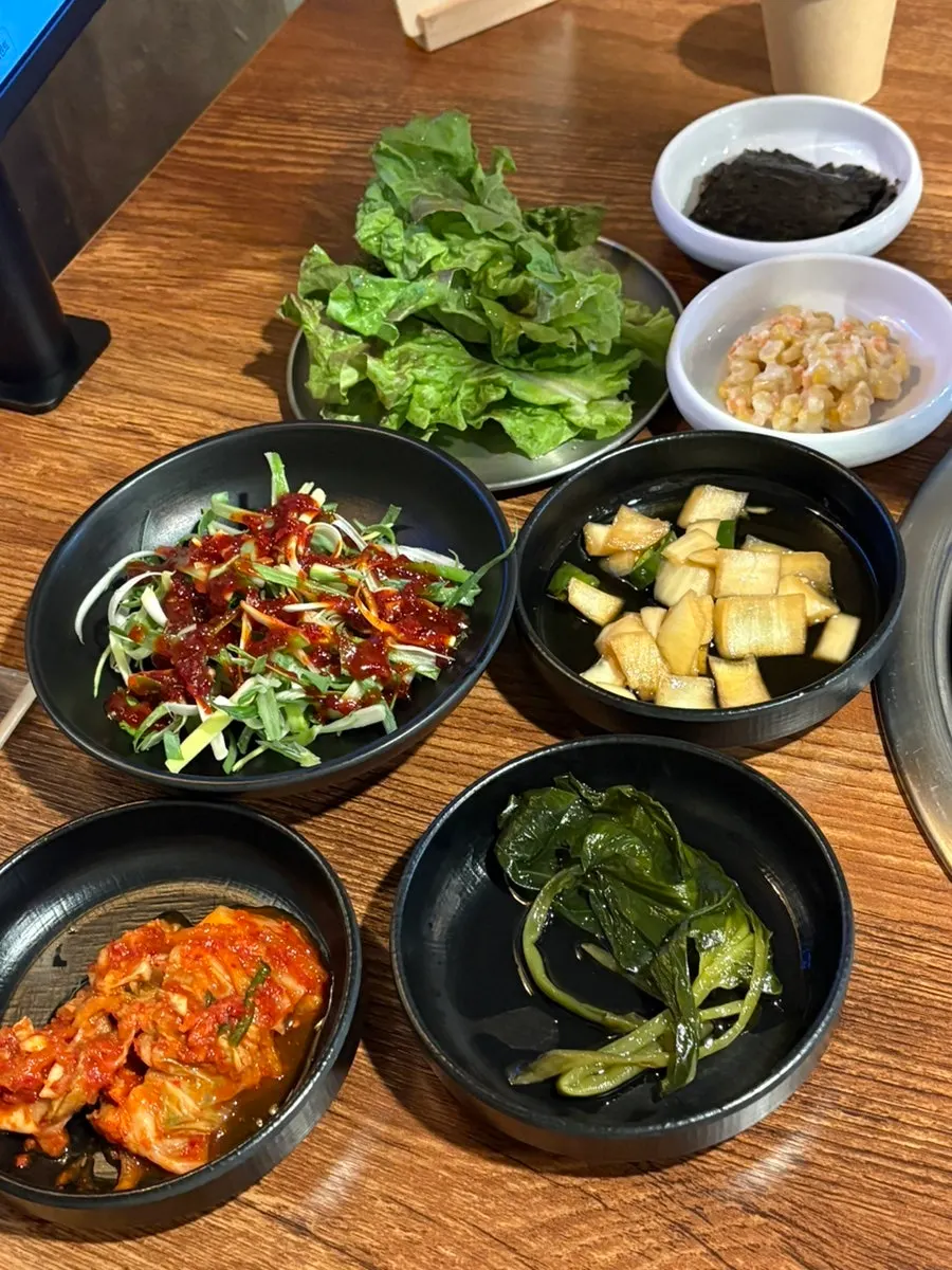 Sauce spread including squid jeotgal and minari soy sauce