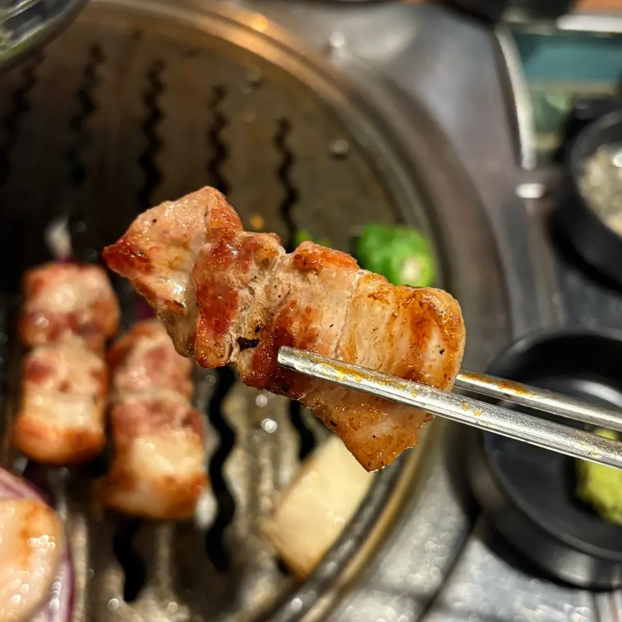 Thick pork belly with a good ratio of lean meat to fat