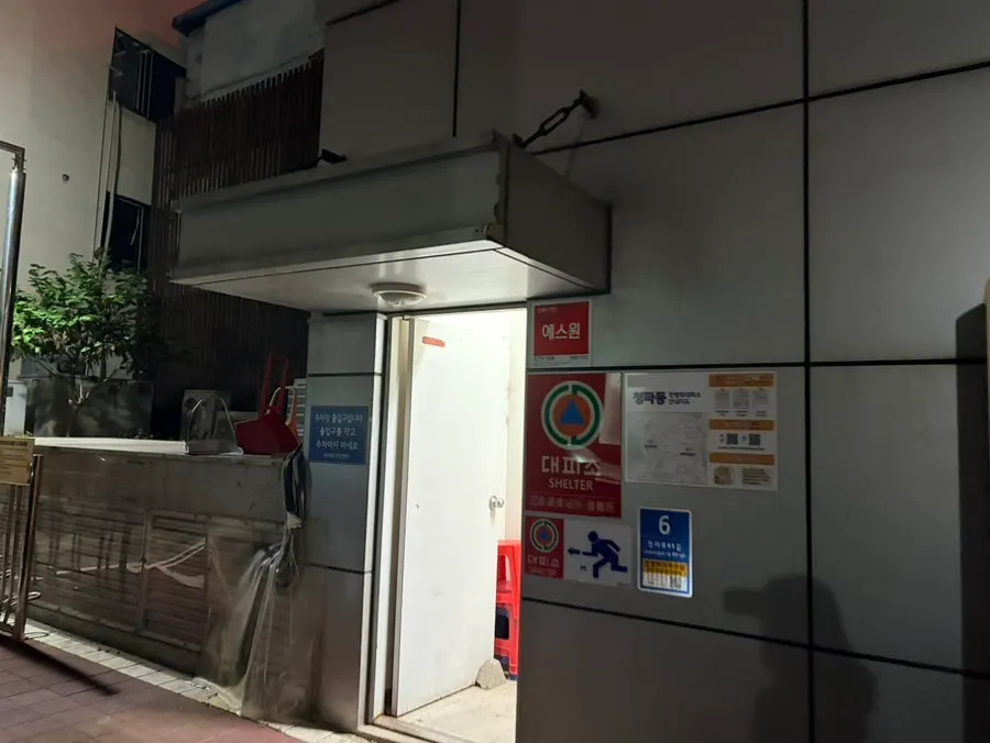 Exterior of Muttuk Sookdae Main Branch on the ground floor along Cheongpa-ro