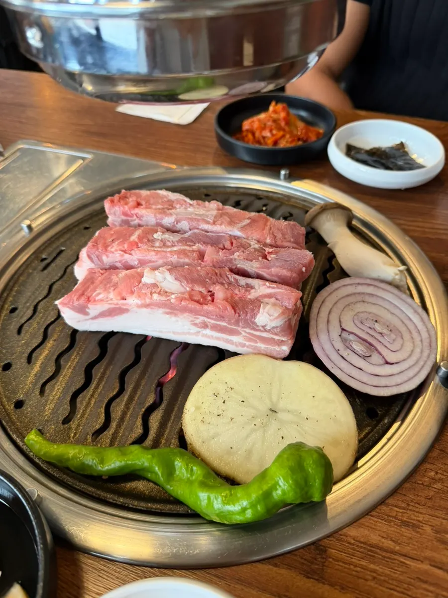 Thick odol samgyeopsal grilling on the pan