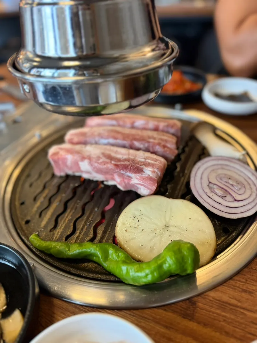 Close-up of odol samgyeopsal cooking
