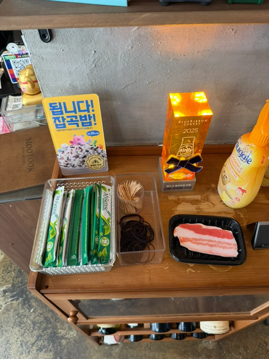 Mouthwash, hair ties and toothpicks at the counter