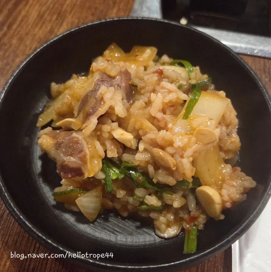 양이 넉넉한 차돌 된장술밥 한 그릇