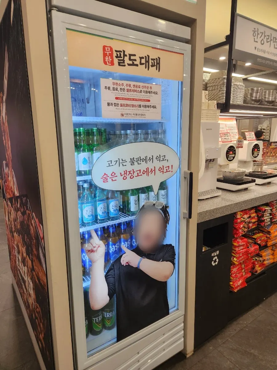 パルド秘伝ソース8種が置かれたソースバー