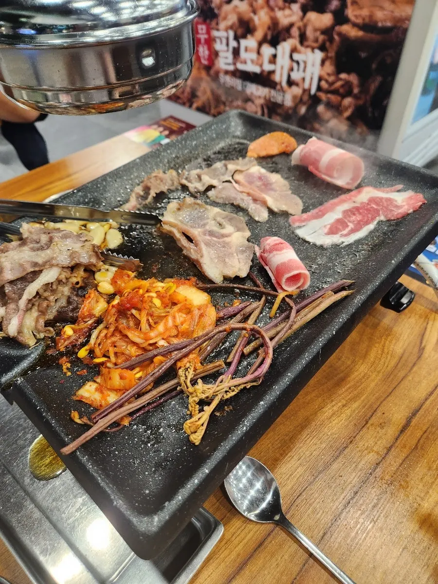 鉄板でこんがり焼ける大パサムギョプ