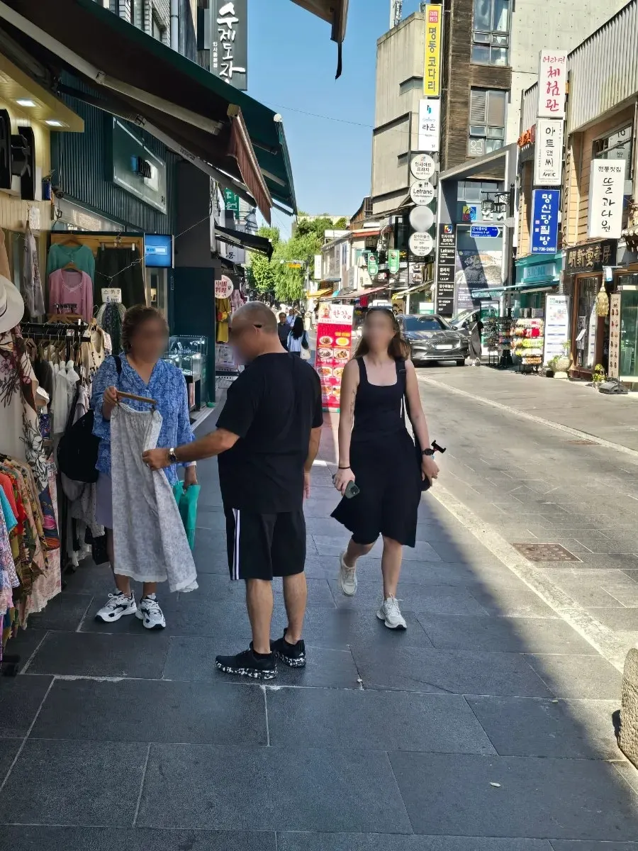 무화원 향수와 디퓨저 제품 진열