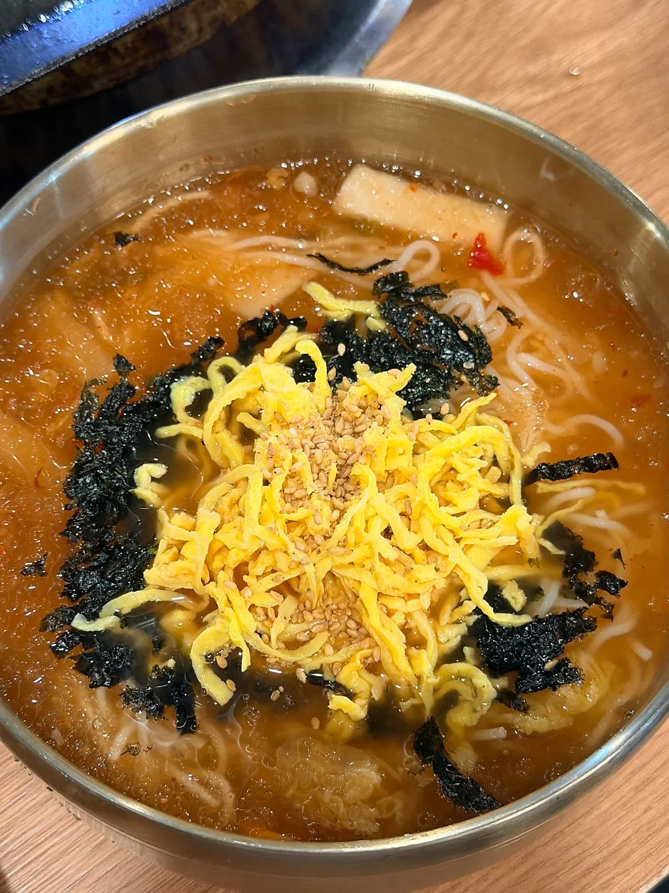 구워진 삼겹살 한 점
