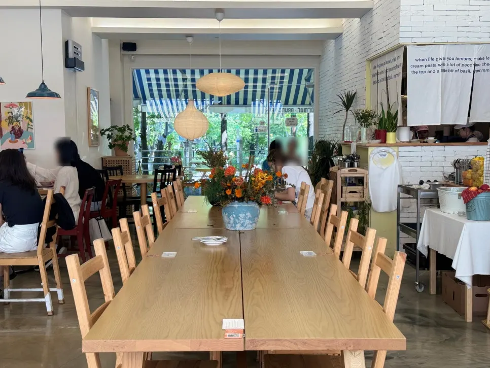 Terrace seating opposite the entrance at Meolmeol Pangyo