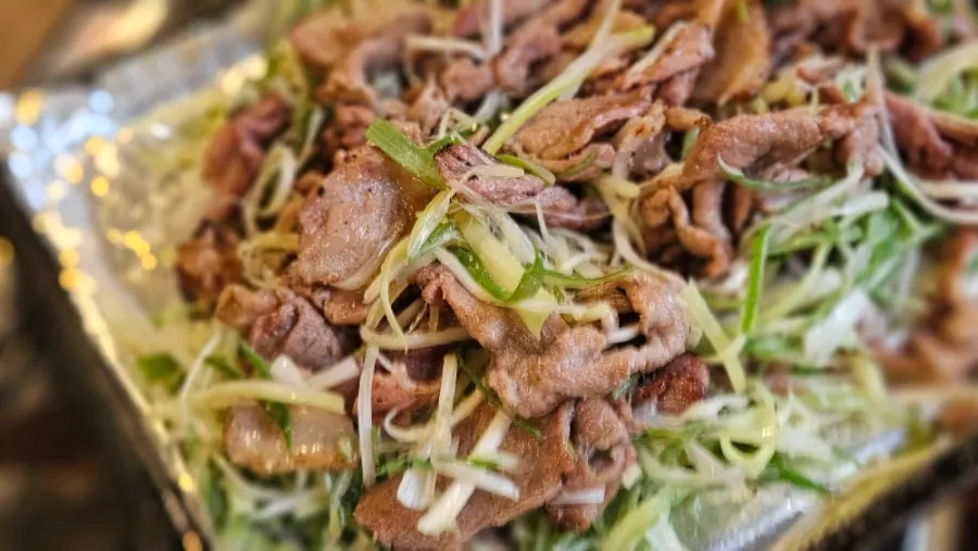 Gochujang bulgogi wrapped in lettuce
