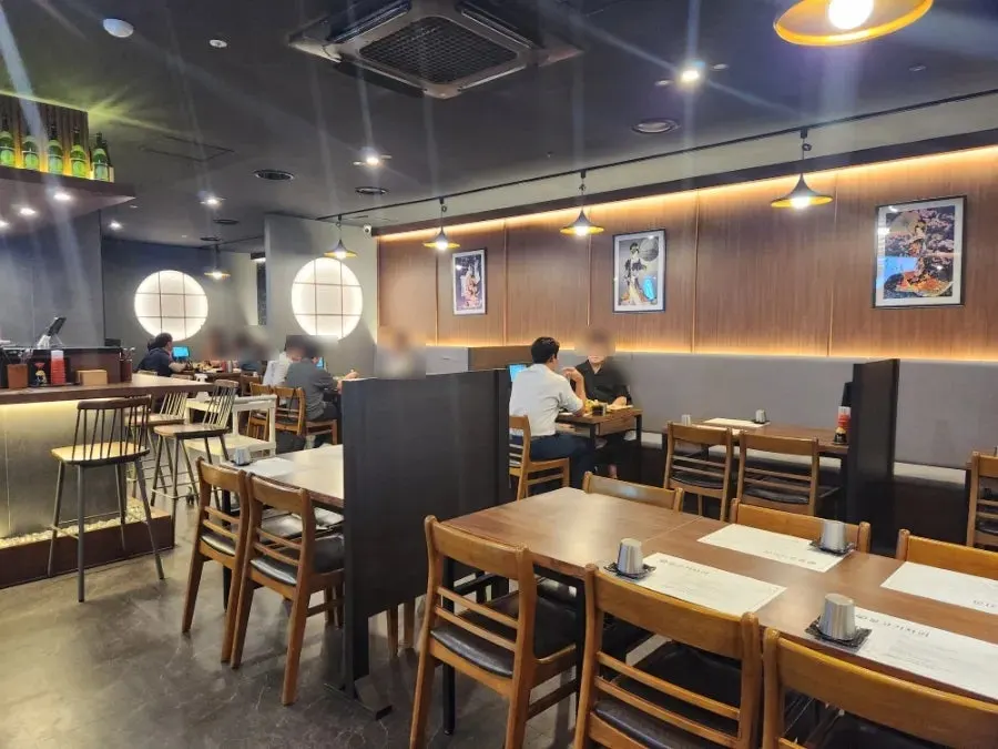 Quiet early-hour view of the Mulgogijari Guro Digital branch dining hall