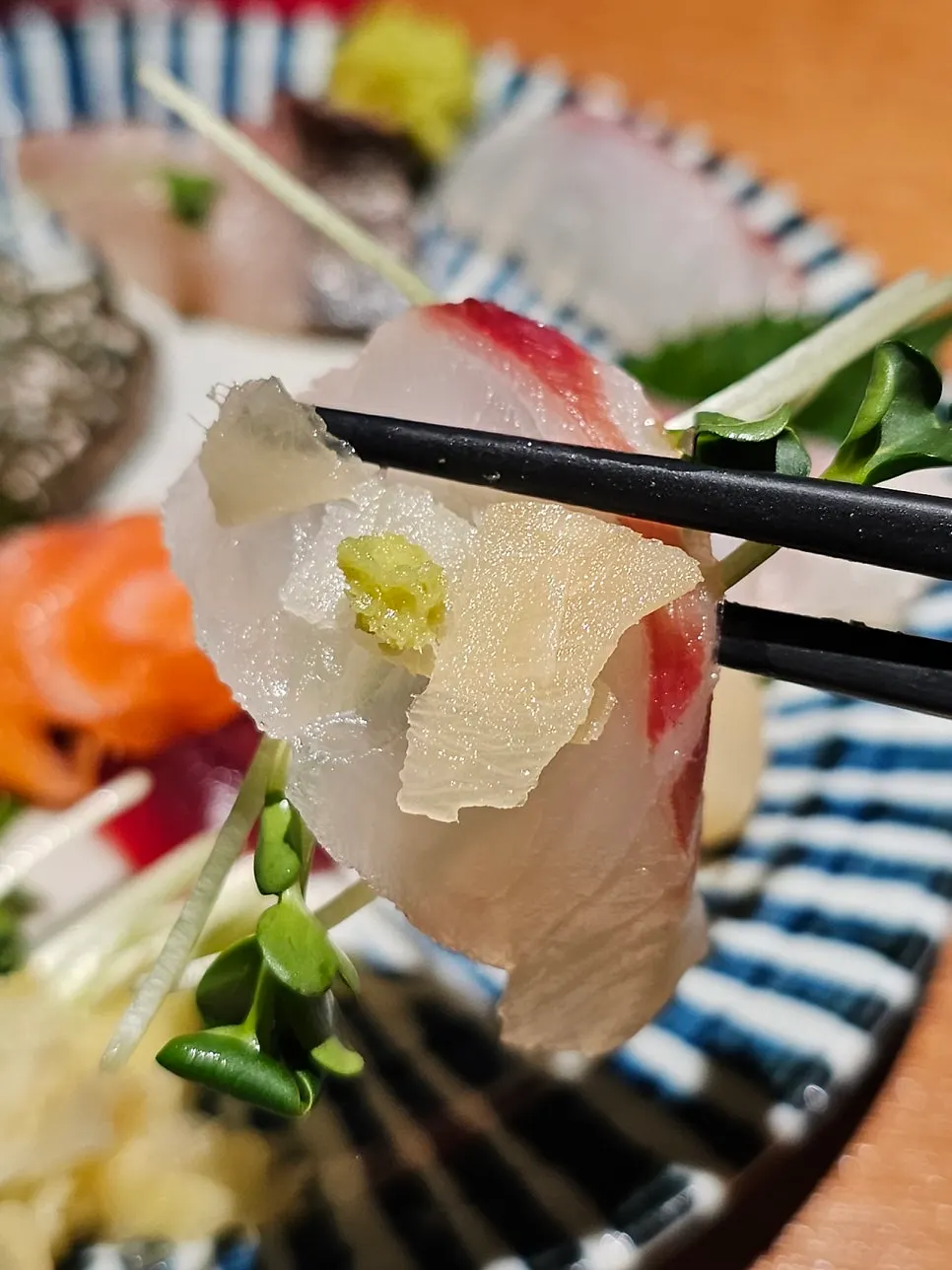 油脂丰富的章红鱼熟成刺身