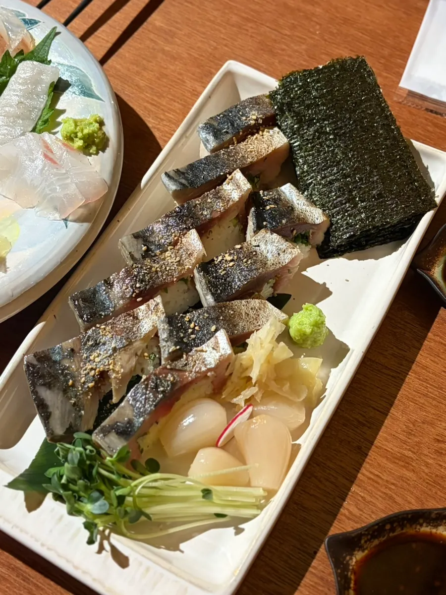 A plate of Mulgogijip's wild mackerel bongcho sushi