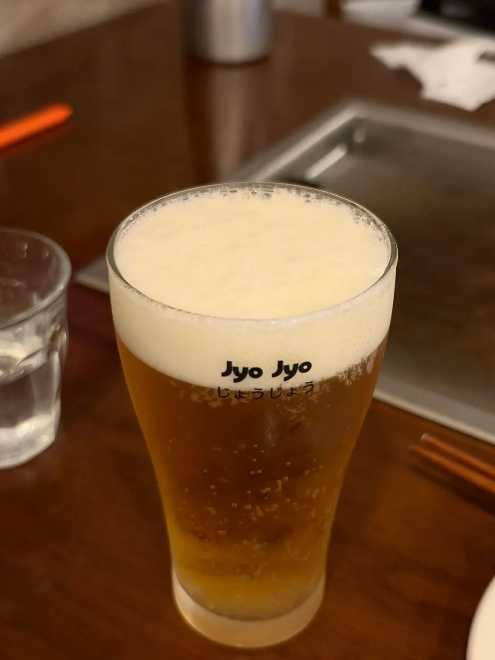 철판 요리와 함께한 한맥 420ml 생맥주