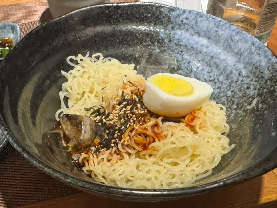 숯불에 구워지는 티본스테이크