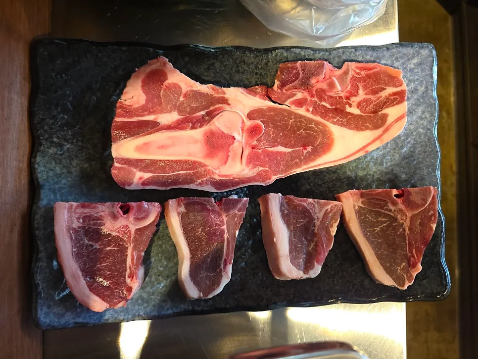 Premium Lamb Dining plate with rib rack and T-bone