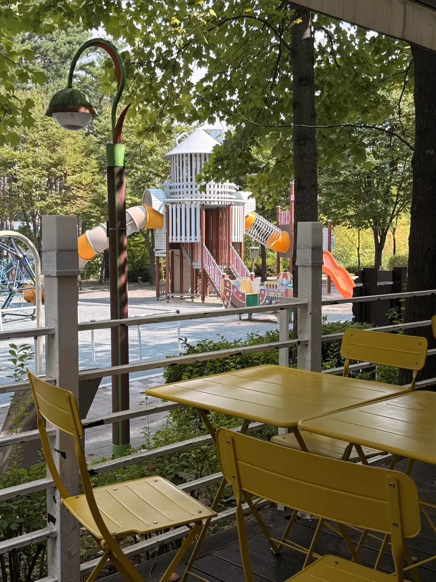 Wood-tone interior of Meolmeol Pangyo