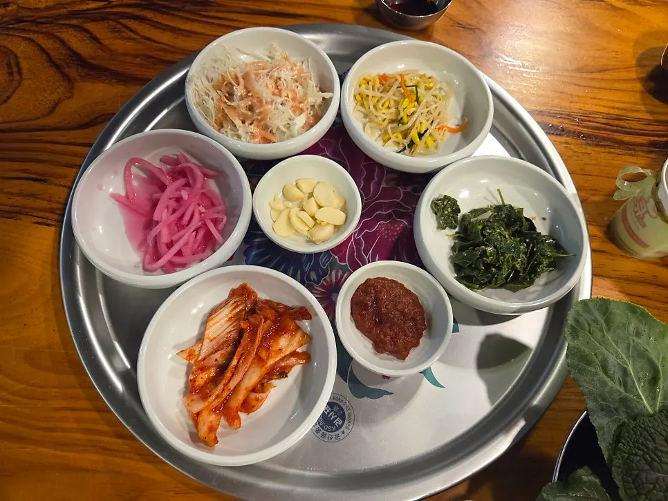 Table set up at Bulhyangjip