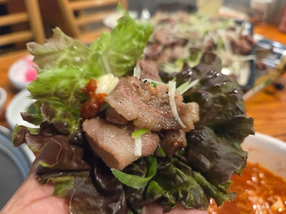 Charcoal scallion bulgogi mixed with scallion shreds