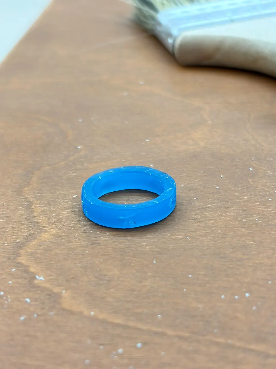 Wax ring with the flower pattern carved out