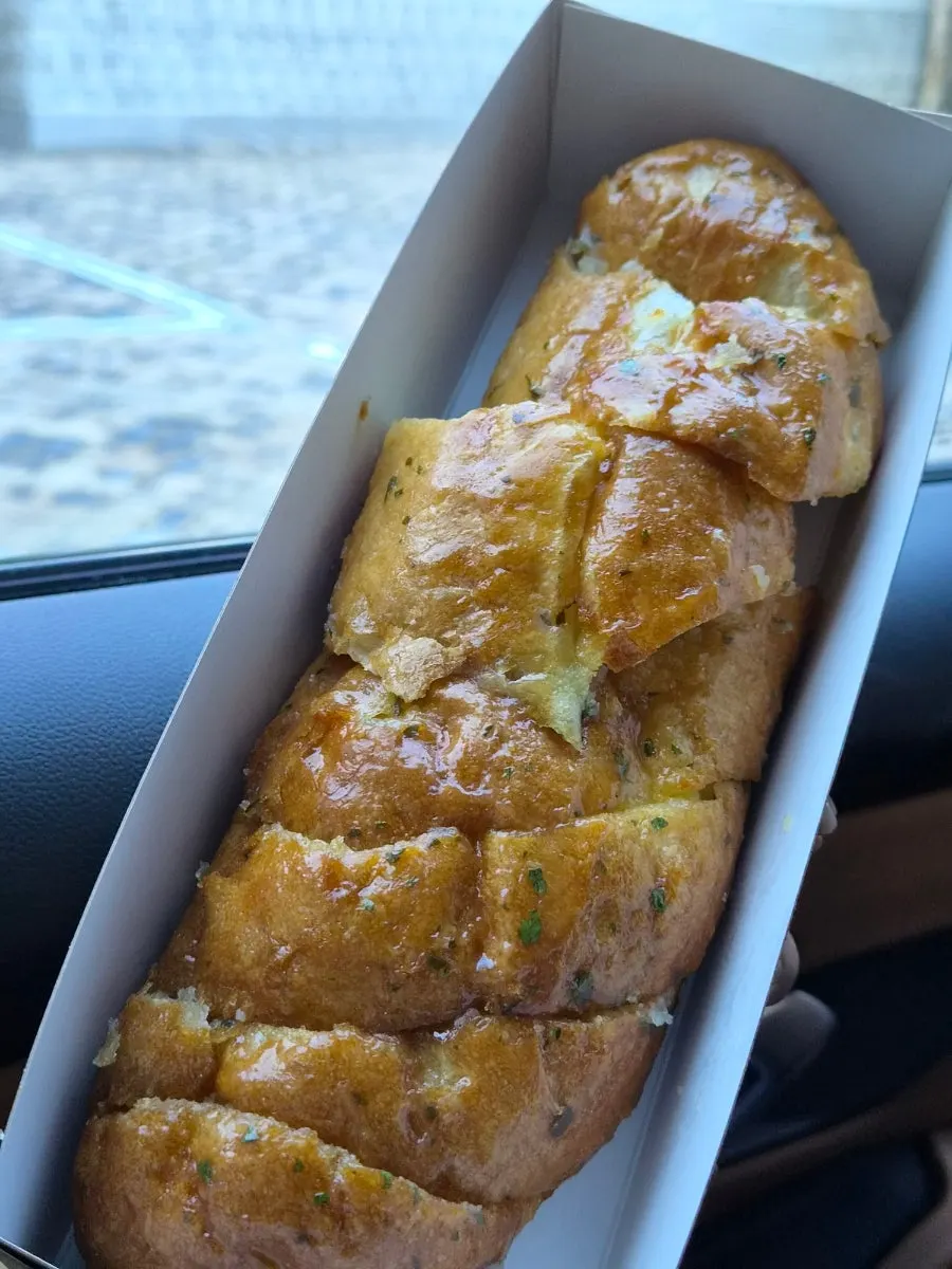 クリーミーでしっとりしたマヌルパンの断面