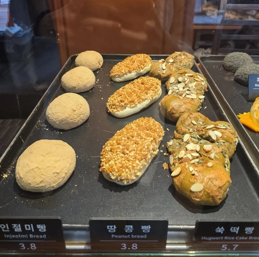 The bread lineup on display at Munhwa Bakery