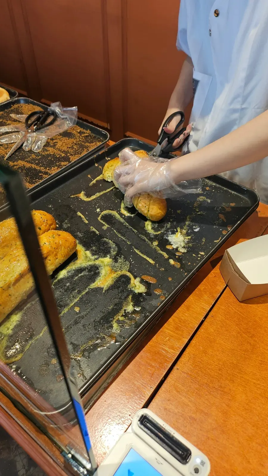 Packaged bread picked up from Munhwa Bakery
