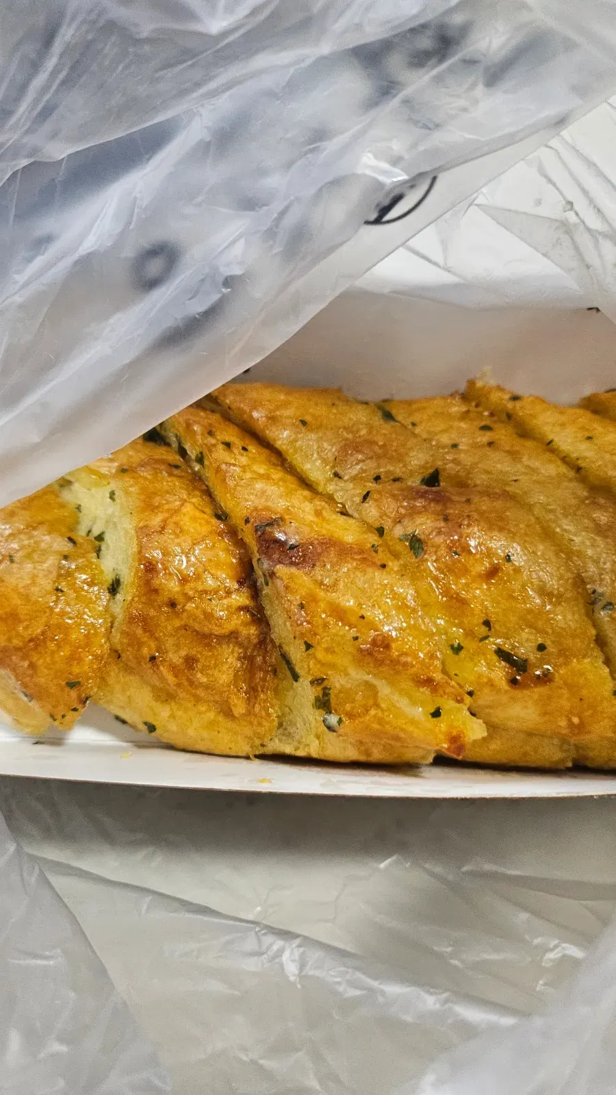 Crisp-outside, moist-inside texture of Munhwa Bakery bread