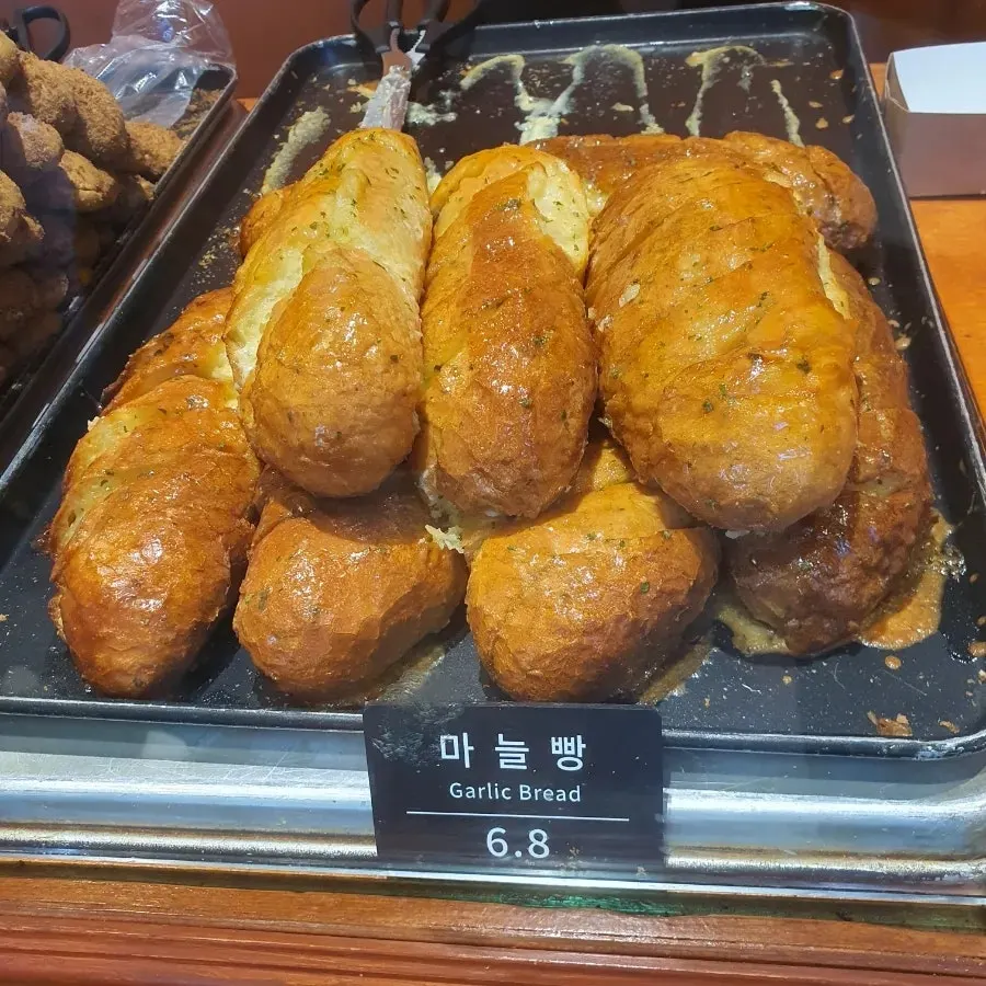 Close-up of Munhwa Bakery's garlic bread
