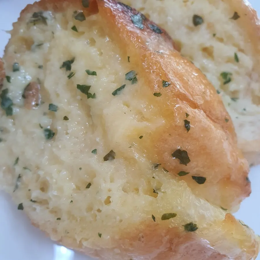 Garlic bread sliced and packaged