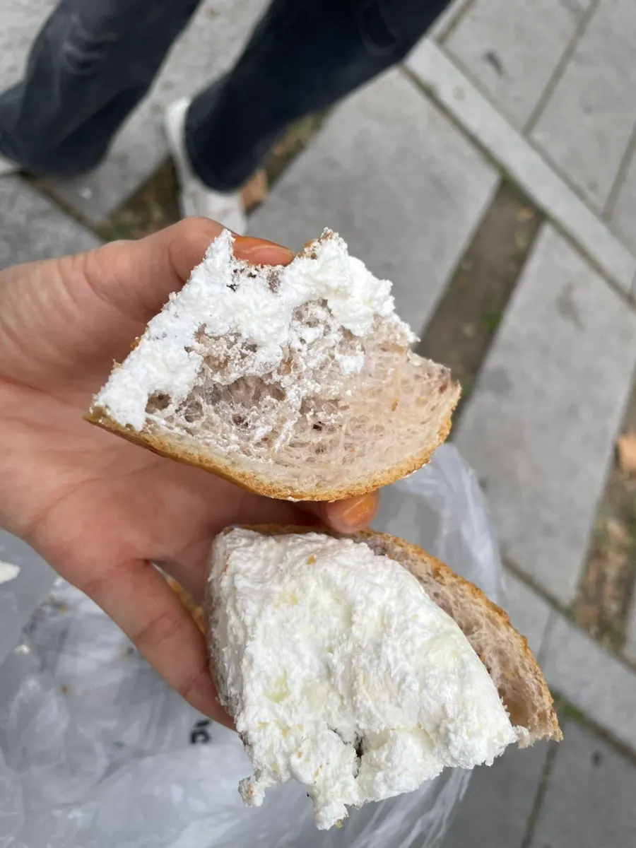 함께 나눠 먹은 문화제빵 마늘빵