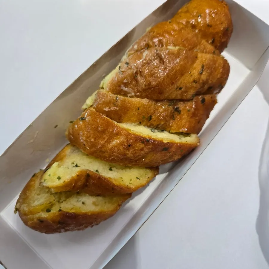 Munhwa Bakery's soft garlic baguette