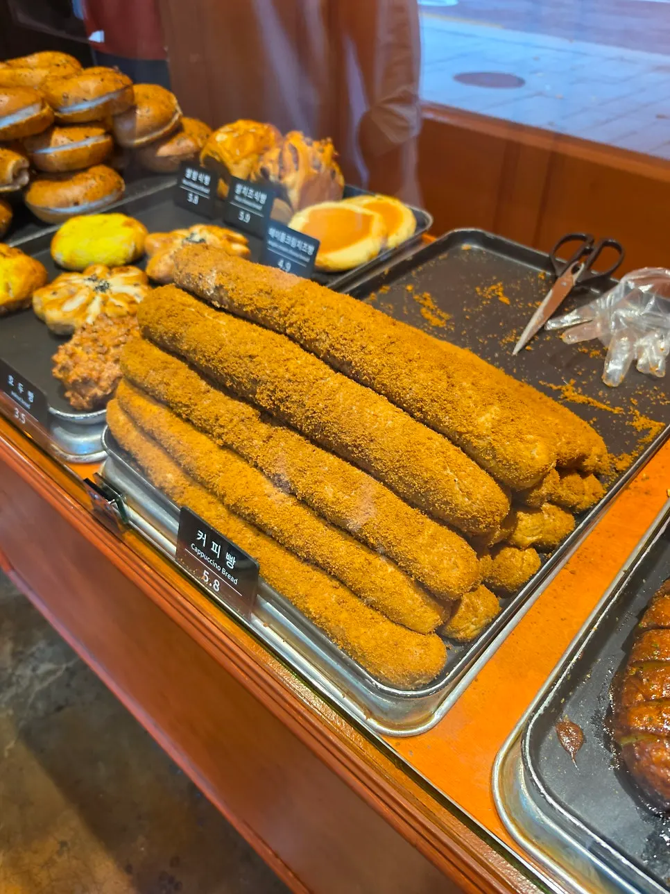 Round sweet potato bread and walnut bread