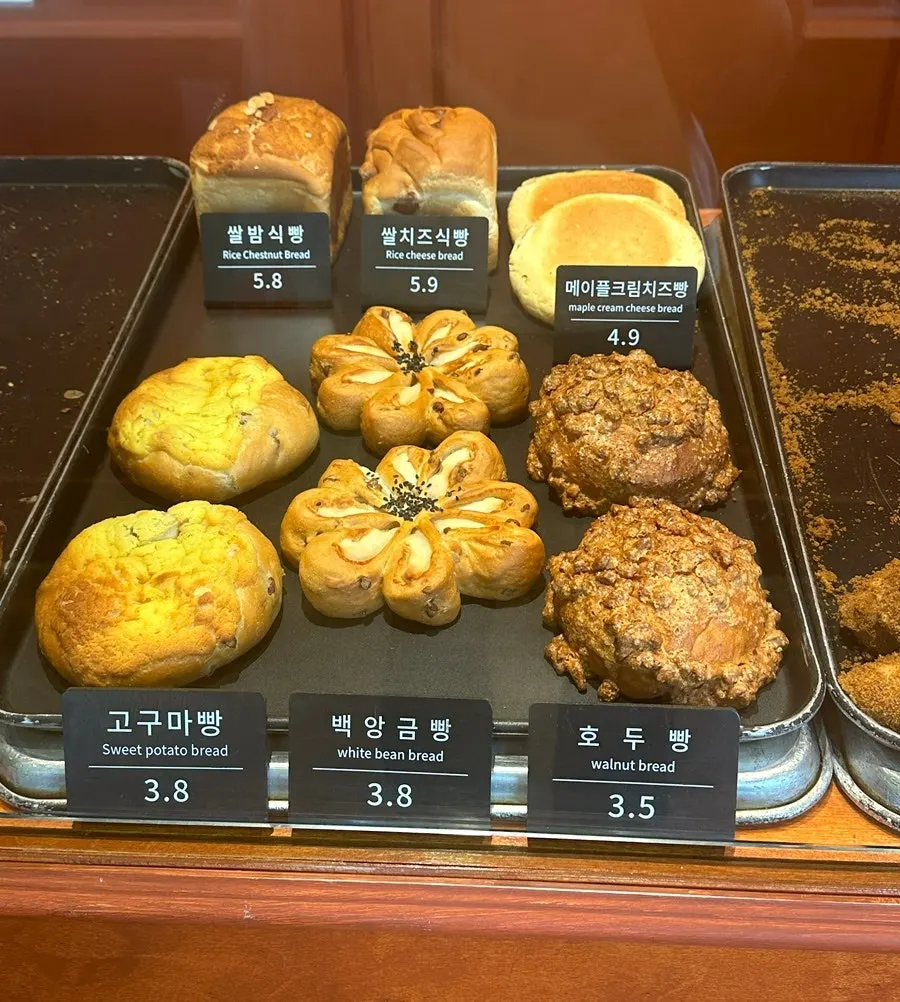 문화제빵 빵 진열과 가격표