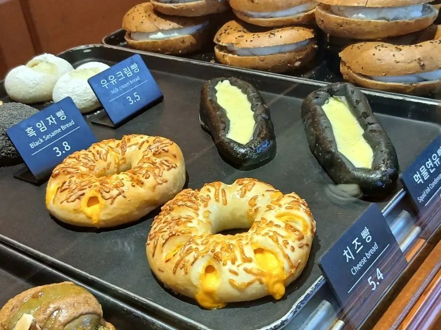 Garlic baguette served on a plate