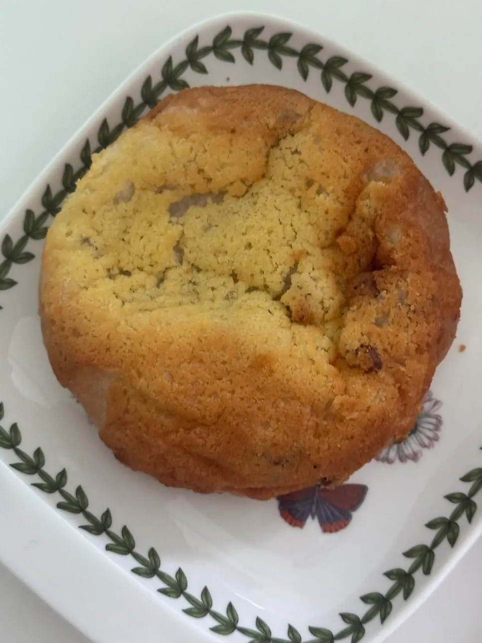 Munhwa Bakery's sweet potato bread topped with crumble