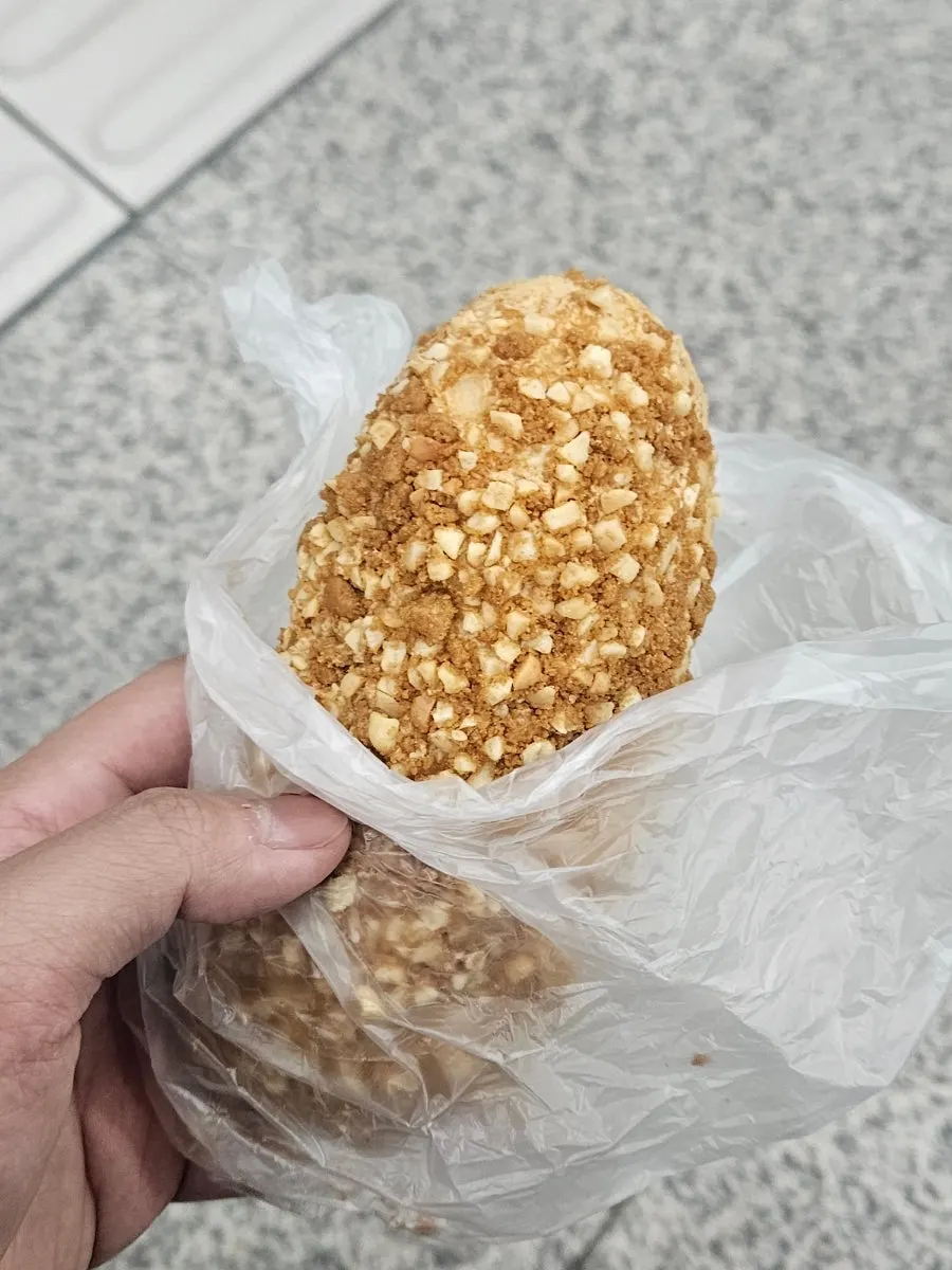 혼자 포장해 온 문화제빵 빵들