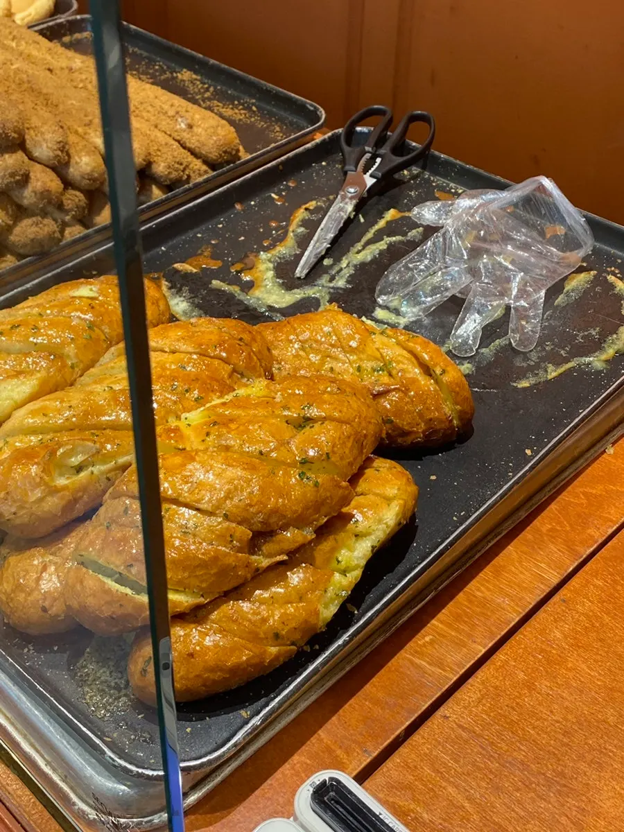 Packaged garlic bread from Munhwa Bakery