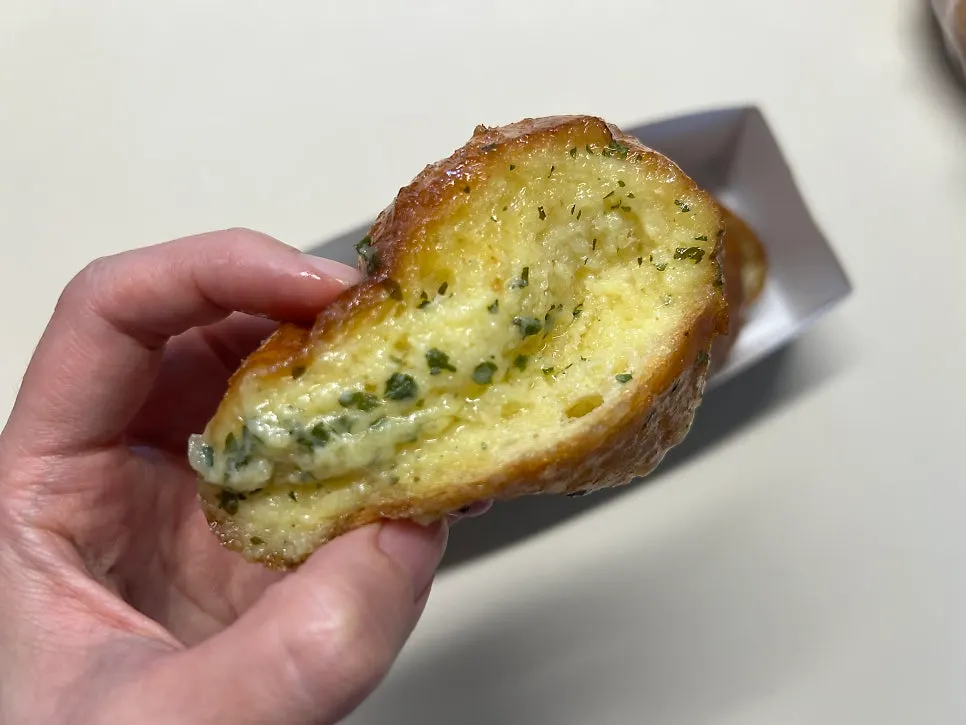 촉촉한 문화제빵 마늘빵 단면