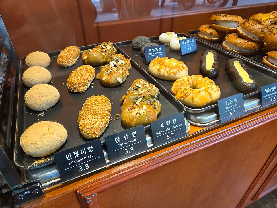 The compact interior of Munhwa Bakery