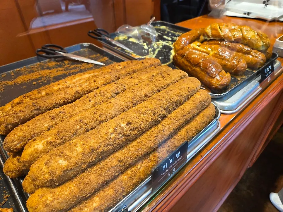 Interior view of the takeout-only Munhwa Bakery